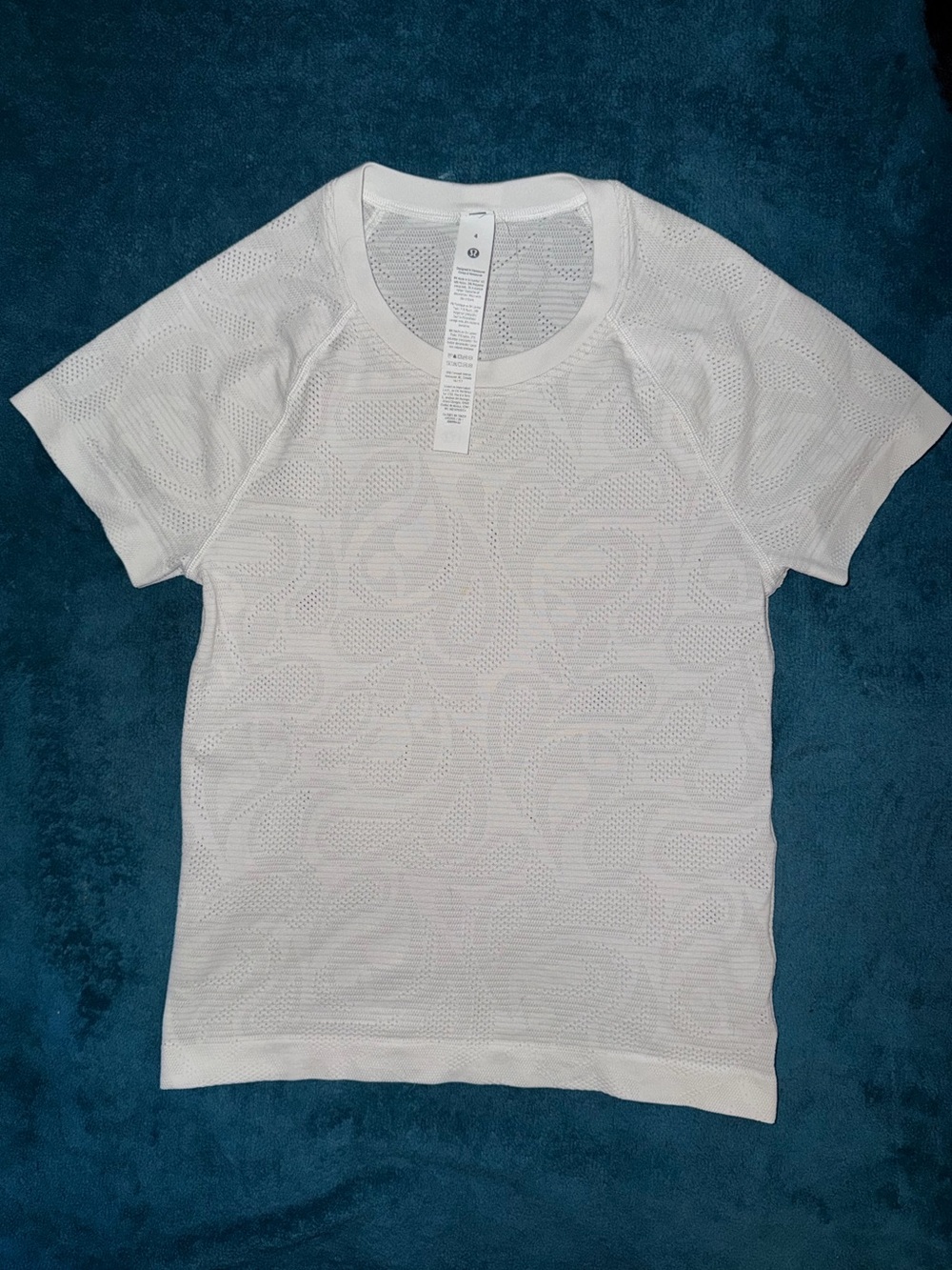 Lululemon Swiftly Tech Short Sleeve waist Length  Paisley
White Tee Women’s 4 - Picture 7 of 13